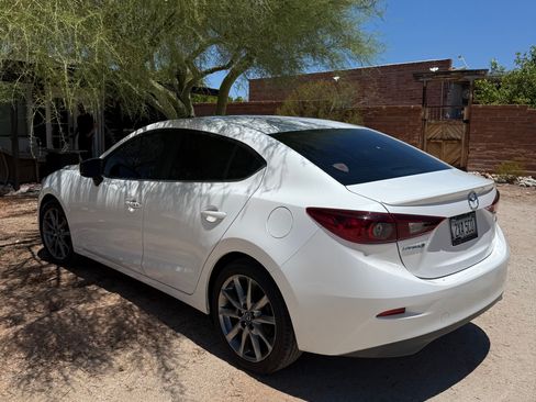 Used 2018 MAZDA MAZDA3 Touring FWD image 4