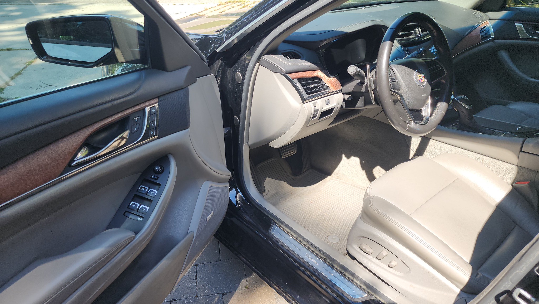 Used 2014 Cadillac CTS AWD Sedan image 2
