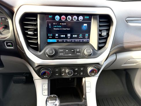 Used 2018 GMC Acadia SLT image 14