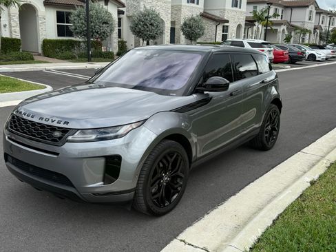 Used 2020 Land Rover Range Rover Evoque SE image 6