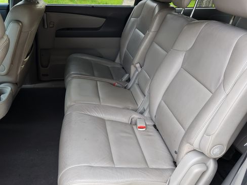 Used 2011 Honda Odyssey EX-L image 12