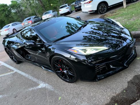 Used 2024 Chevrolet Corvette Z06 image 2