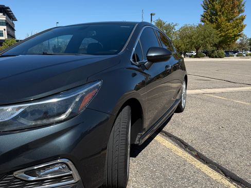 Used 2017 Chevrolet Cruze Premier image 5