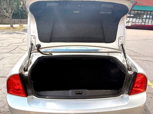 Used 2011 Chevrolet Malibu LS FWD image 13