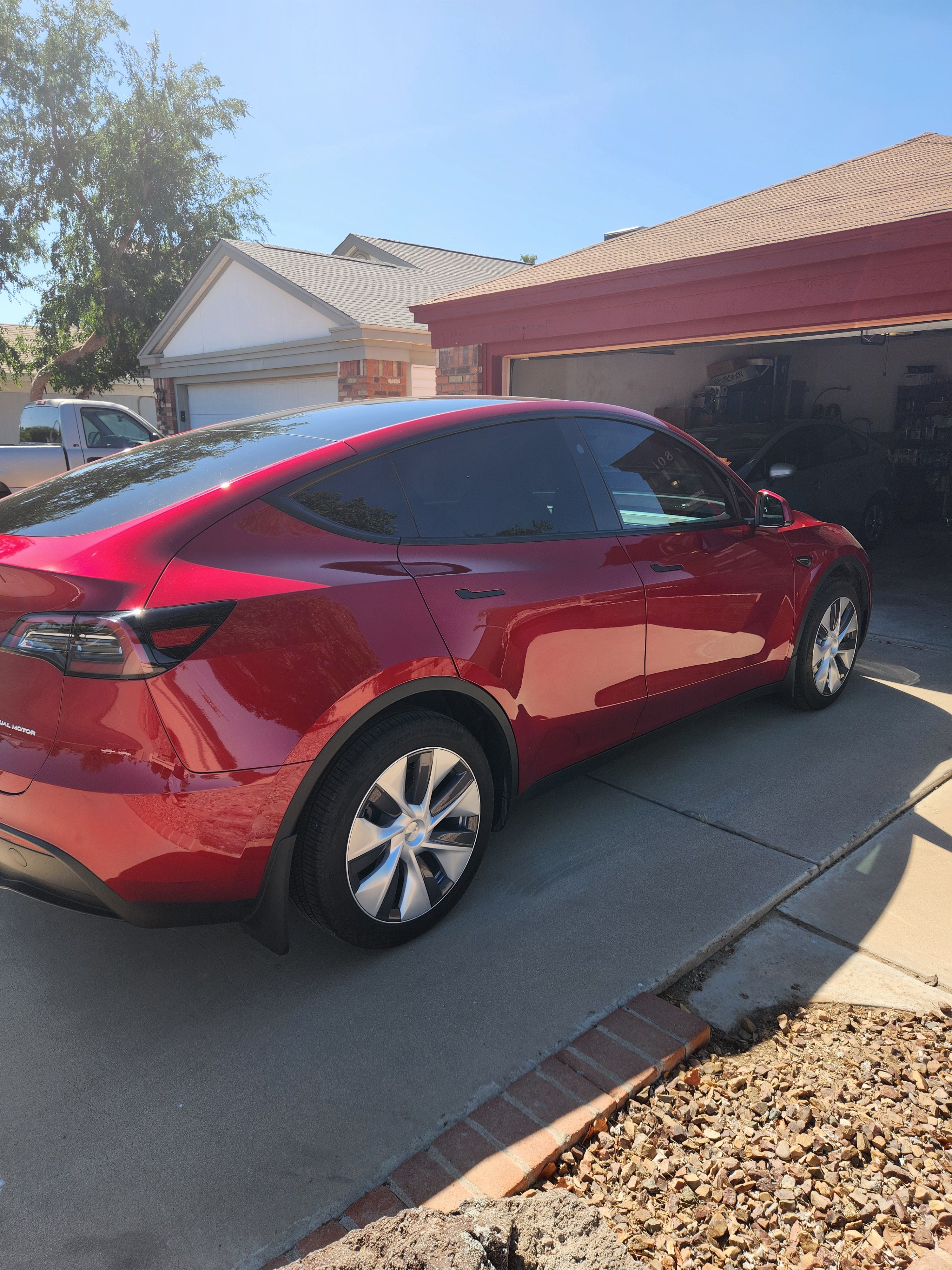 Used 2024 Tesla Model Y Long Range AWD/4WD image 6