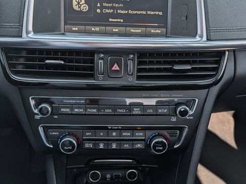 Used 2017 Kia Optima EX w/ Technology Package image 4