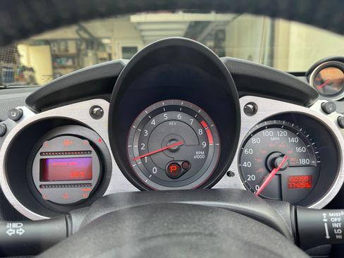 Used 2017 Nissan 370Z Touring image 10