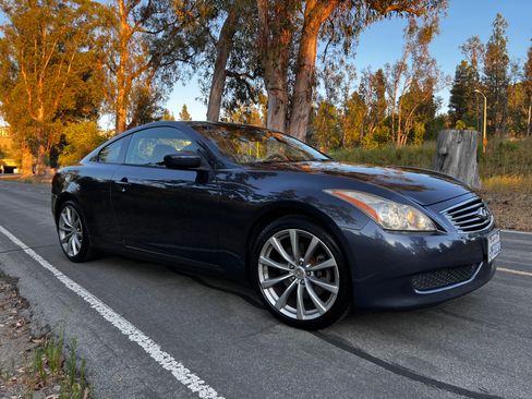 Used 2010 INFINITI G37 Journey w/ Premium Pkg image 1