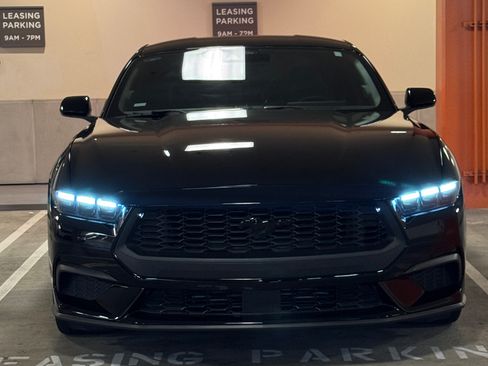Used 2024 Ford Mustang Coupe RWD image 6