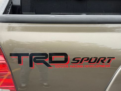 Used 2015 Toyota Tacoma TRD Pro image 8