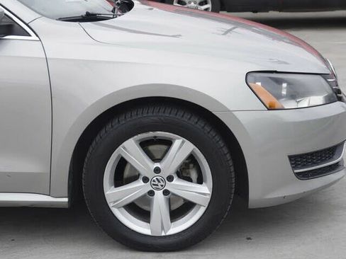 Used 2013 Volkswagen Passat TDI SE image 6