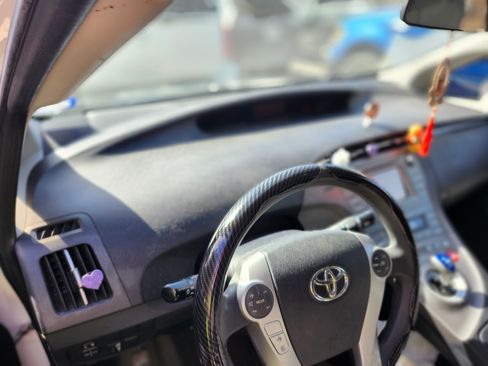 Used 2012 Toyota Prius Two image 10