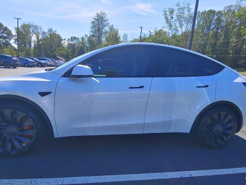 Used 2025 Tesla Model Y Performance image 13