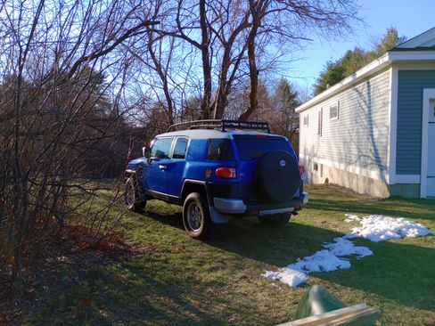 Used 2007 Toyota FJ Cruiser Sport Utility 2D image 2