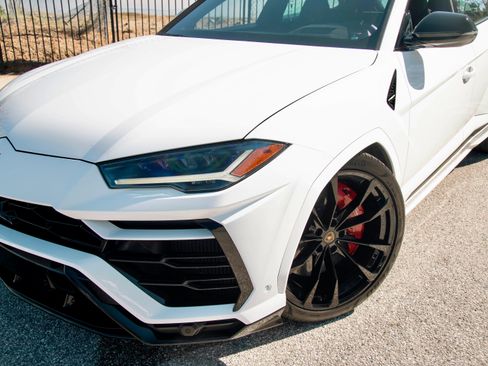 Used 2021 Lamborghini Urus image 4