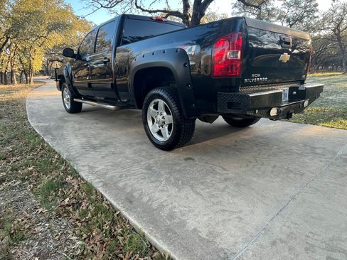 Used 2011 Chevrolet Silverado 2500 LTZ w/ LTZ Plus Package image 9