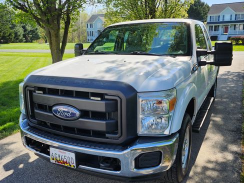 Used 2016 Ford F250 XL w/ Power Equipment Group image 4