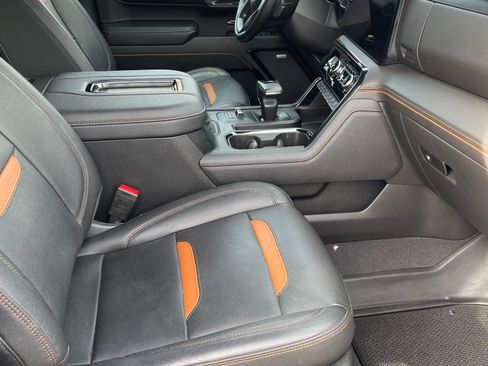 Used 2022 GMC Sierra 1500 AT4 w/ AT4 Premium Package image 13