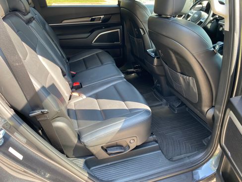 Used 2020 Kia Telluride LX image 10