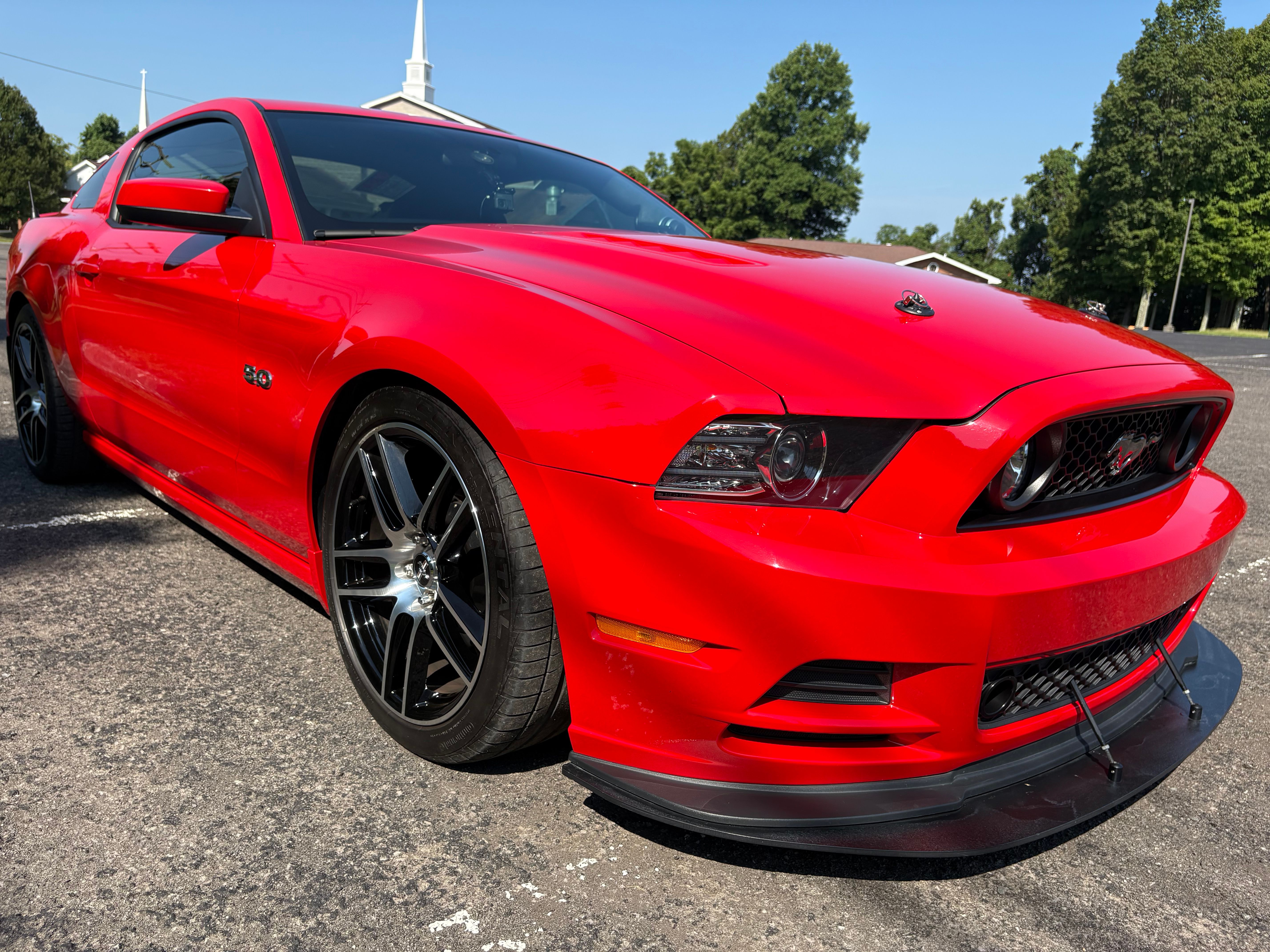 Used 2014 Ford Mustang GT RWD image 2