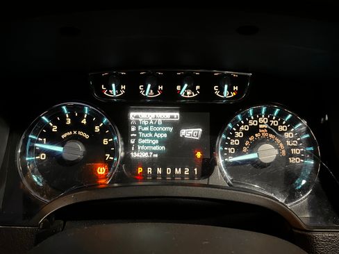 Used 2011 Ford F150 Lariat w/ Lariat Chrome Pkg image 6