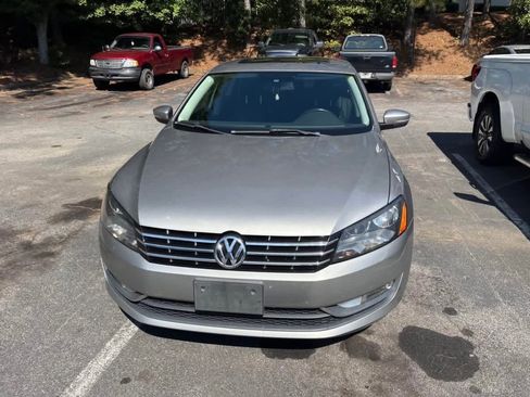 Used 2013 Volkswagen Passat TDI SEL Premium FWD image 4
