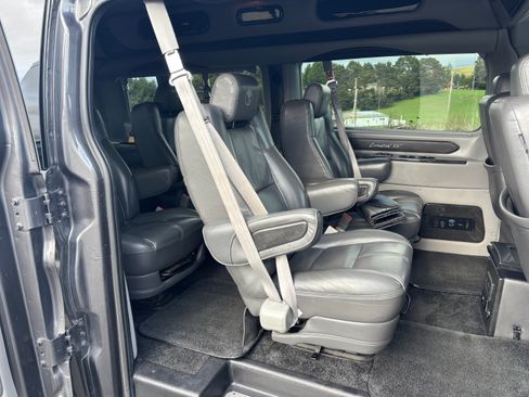 Used 2018 Ford Transit 150 148 Low Roof w/ Exterior Upgrade Package image 13