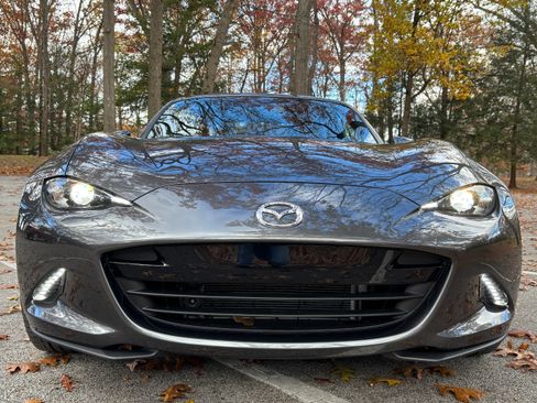 Used 2022 MAZDA MX-5 Miata RF Grand Touring RWD image 5