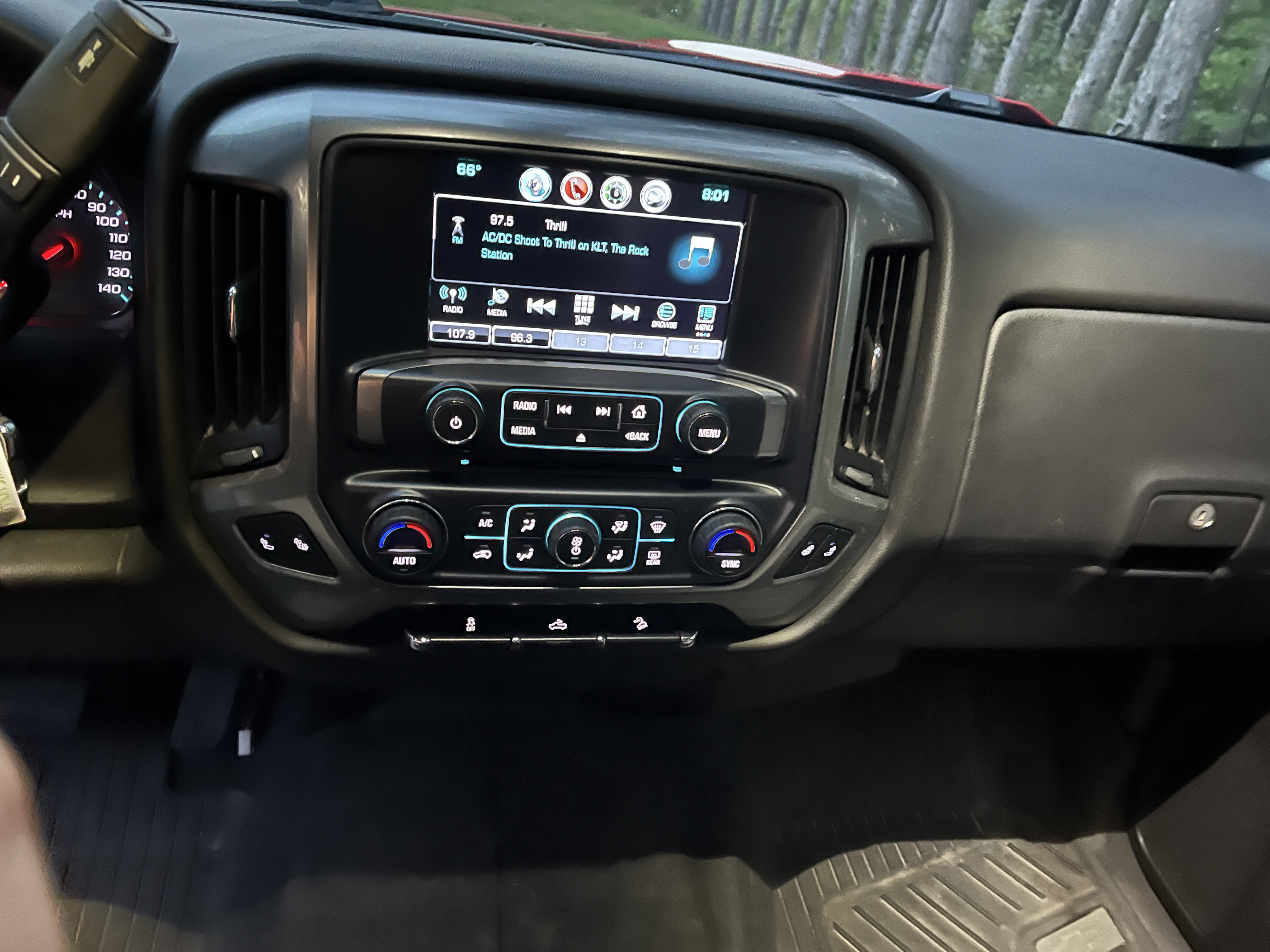 Used 2019 Chevrolet Silverado 1500 LT w/ All Star Edition AWD/4WD image 8