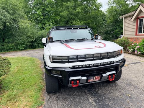 Used 2024 GMC Hummer EV 3X w/ Extreme Off-Road Package AWD/4WD image 2