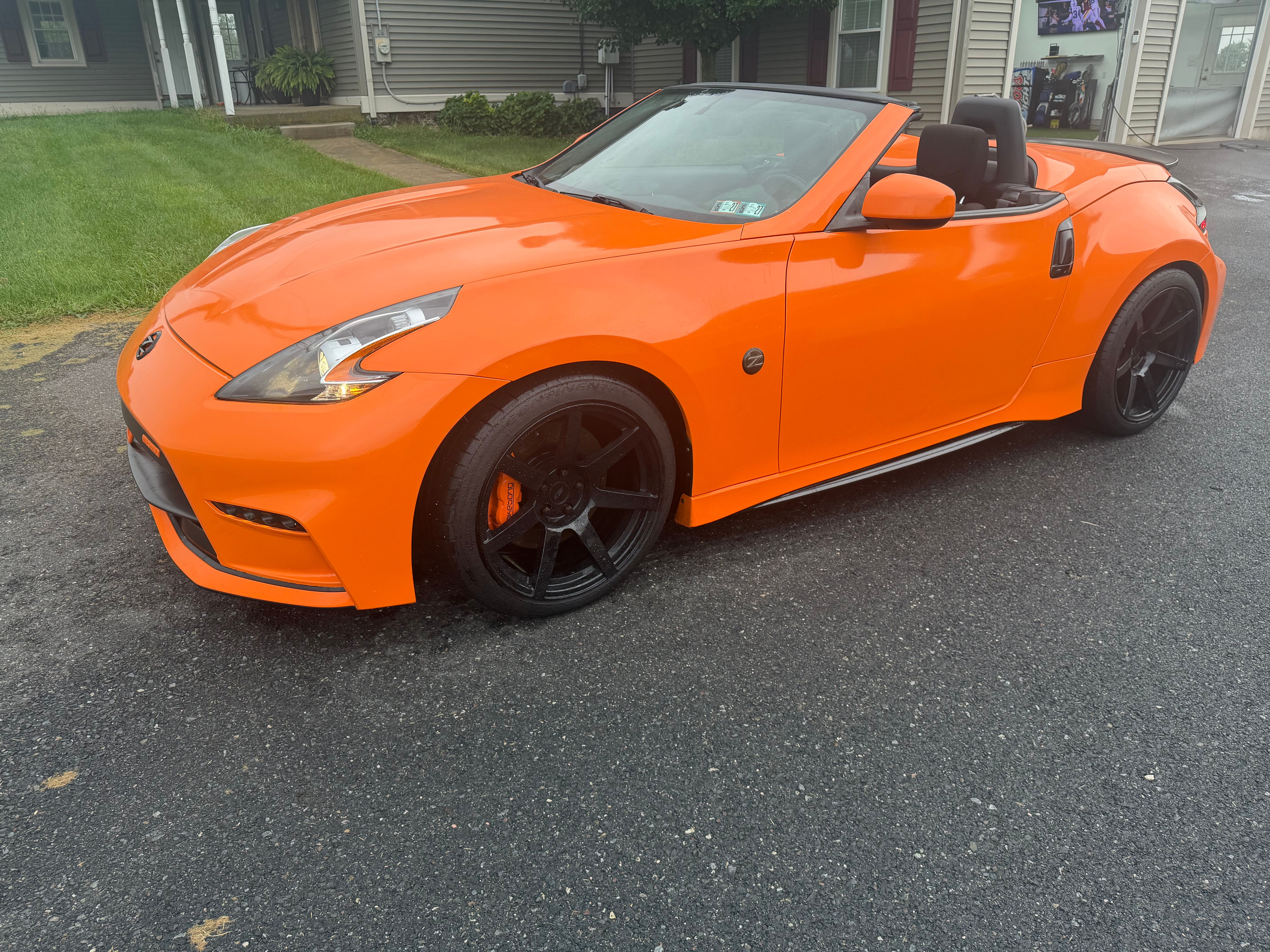 Used 2010 Nissan 370Z Roadster RWD image 14
