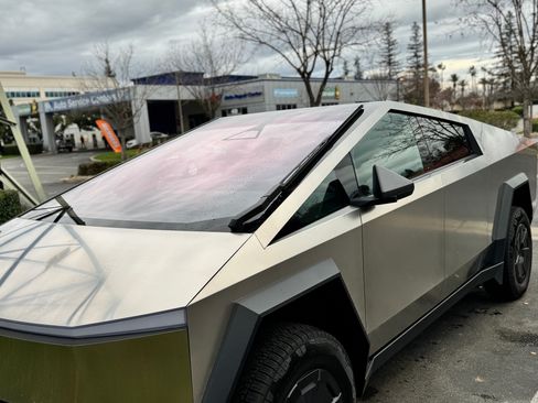 Used 2025 Tesla Cybertruck AWD Crew Cab image 8