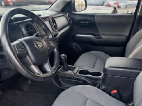 Used 2020 Toyota Tacoma SR w/ SR Convenience Package RWD image 6