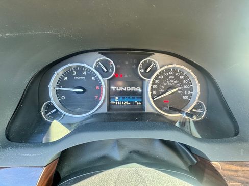 Used 2016 Toyota Tundra Limited w/ Limited Premium Package AWD/4WD image 14
