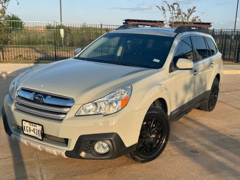 Used 2014 Subaru Outback 2.5i Limited w/ Moonroof Package image 1