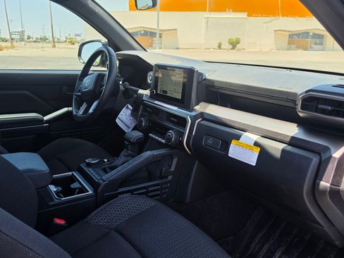 Used 2025 Toyota 4Runner SR5 RWD image 6