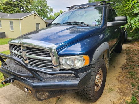 Used 2004 Dodge Ram 3500 Truck SLT w/ Trailer Tow Group image 2