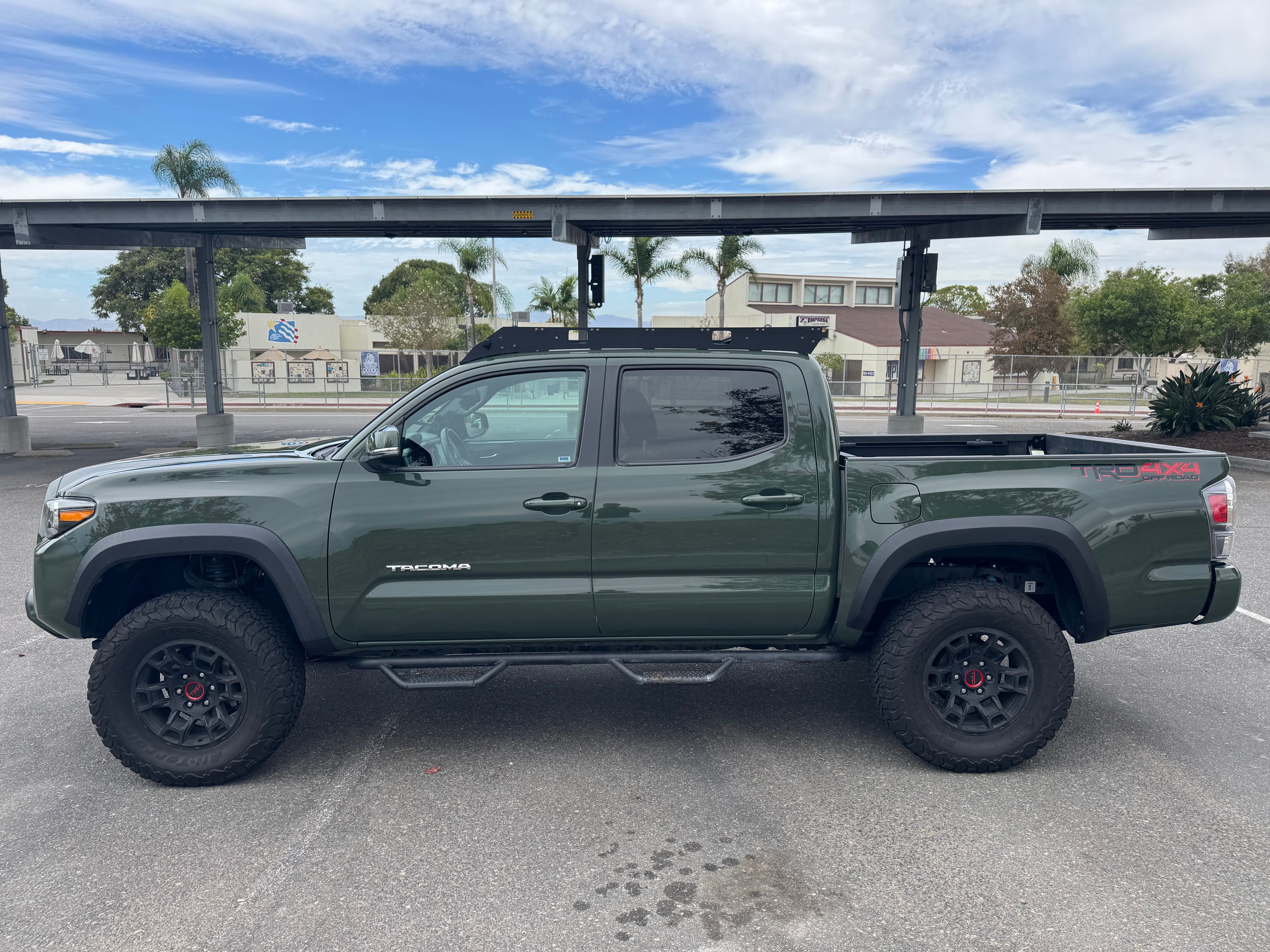 Used 2022 Toyota Tacoma TRD Off-Road w/ TRD Premium Off Road Package AWD/4WD image 1