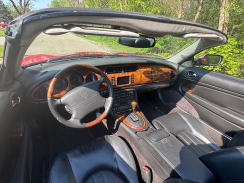 Used 2002 Jaguar XK8 Convertible image 6