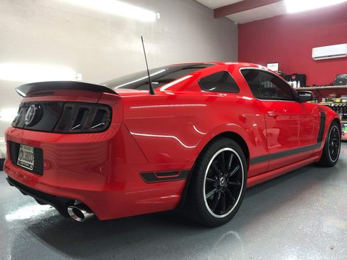 Used 2013 Ford Mustang Boss 302 w/ Boss 302 Accessory Pkg RWD image 2