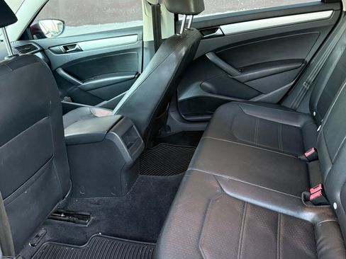 Used 2012 Volkswagen Passat 2.5 SE image 6
