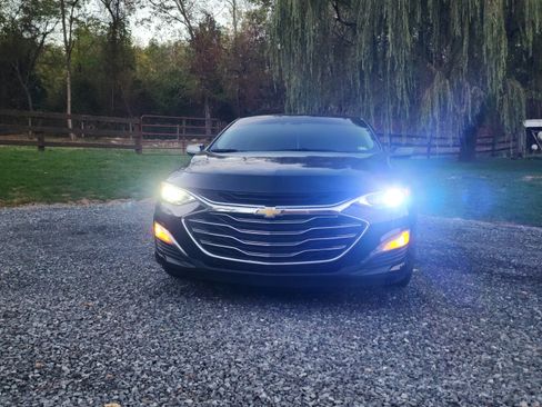 Used 2023 Chevrolet Malibu RS image 2