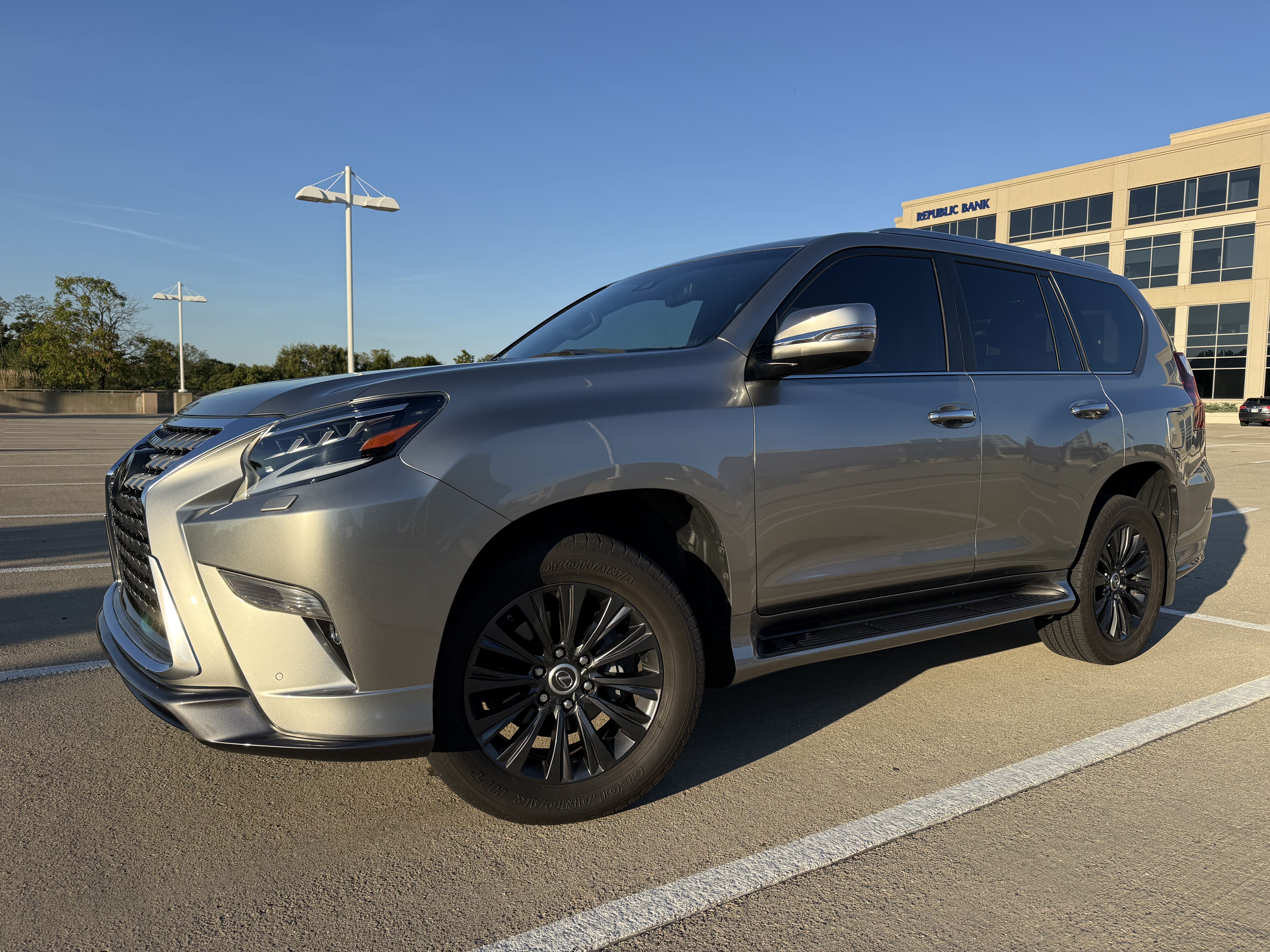 Used 2021 Lexus GX 460 Premium w/ Accessory Package AWD/4WD image 1