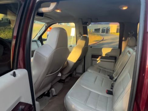 Used 2008 Ford F350 Lariat image 2