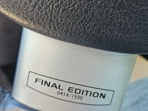 Used 2010 Volkswagen Beetle Final Edition FWD image 11