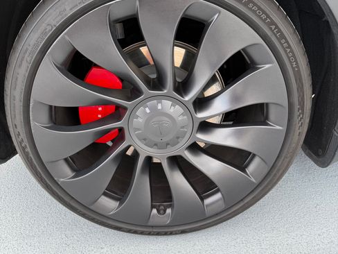 Used 2023 Tesla Model Y Performance AWD/4WD image 21