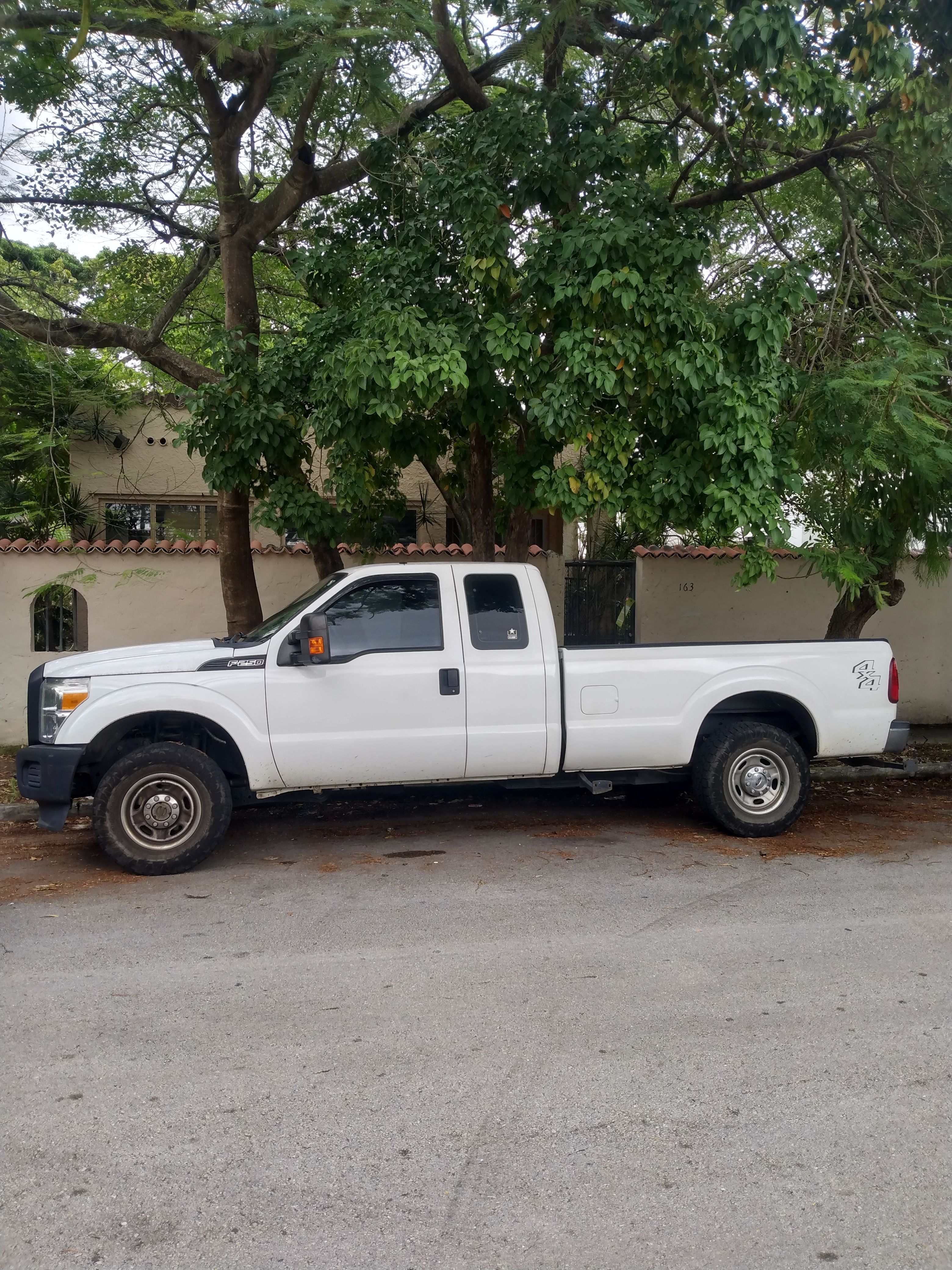 Used 2015 Ford F250 XL w/ Power Equipment Group AWD/4WD image 2