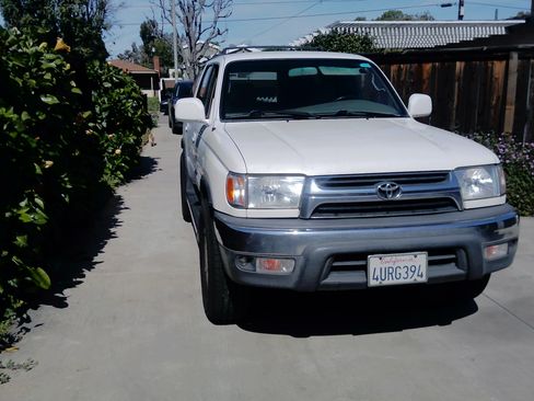 Used 2001 Toyota 4Runner SR5 image 1