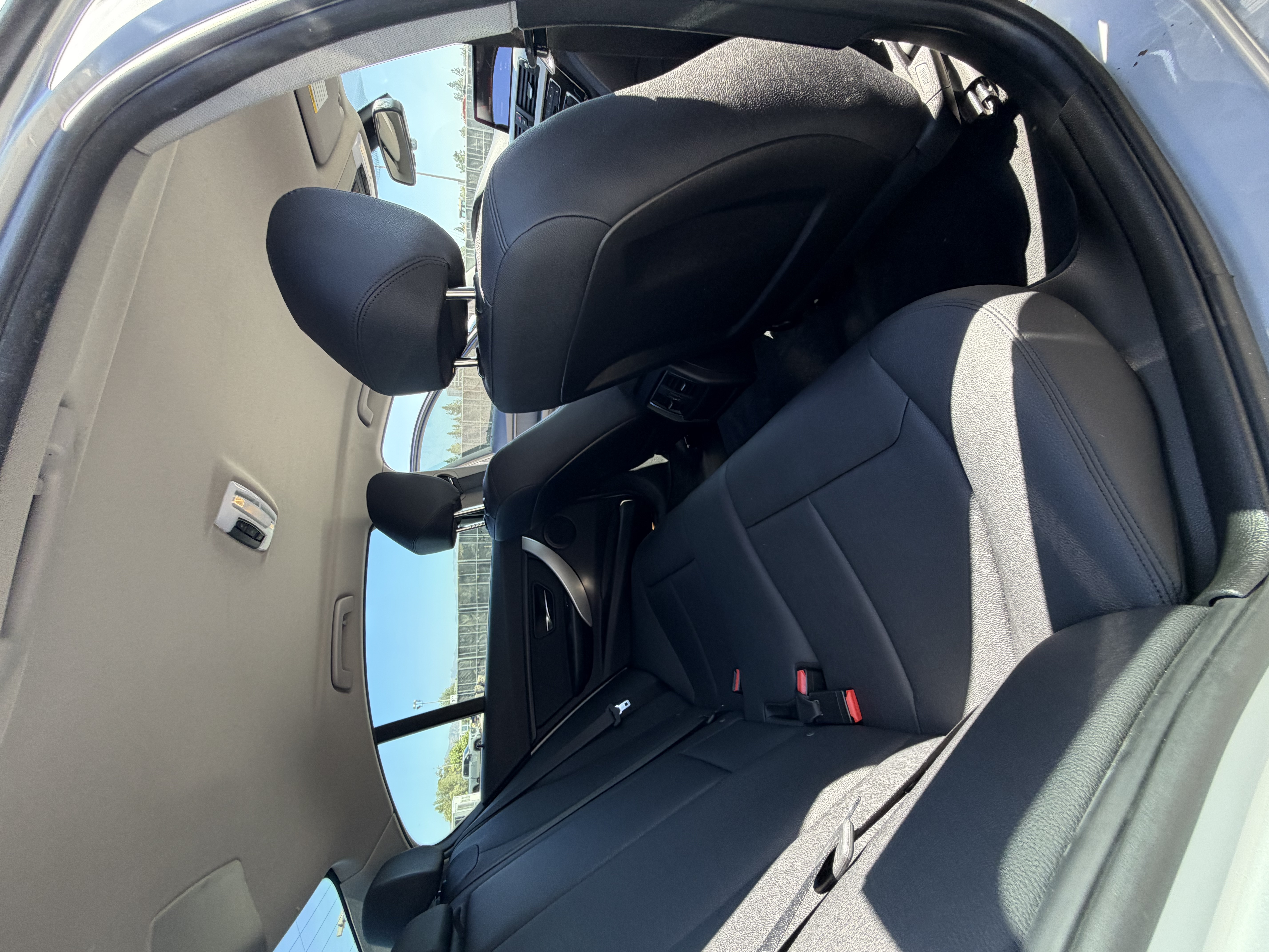 Used 2018 BMW 320i Sedan RWD image 18