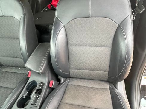 Used 2020 Kia Niro EX image 15